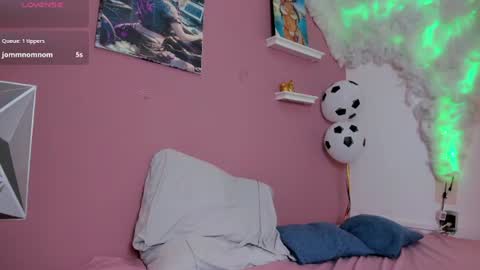 Peach  online show from June 25, 2026, 5:12 am