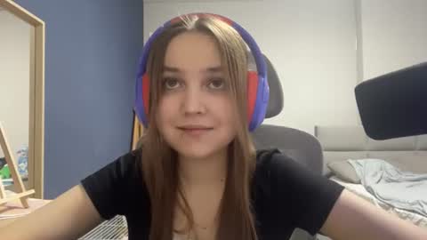 Luna Vale online show from July 3, 2026, 7:42 pm