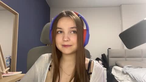 Luna Vale online show from July 16, 2026, 7:42 pm