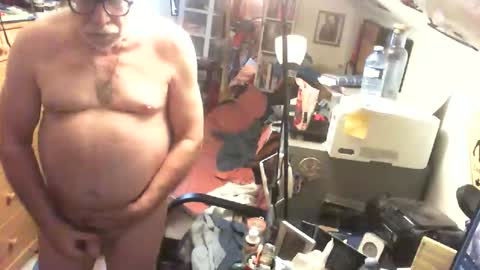 monkeydog online show from May 4, 2026, 12:12 pm