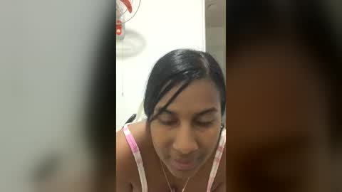 perlas208531 online show from July 5, 2026, 1:45 am