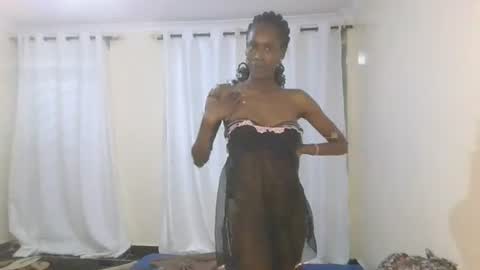 Snapshot of petiteblackjuicy chatting on July 19, 2026, 6:22 pm Amara online show from July 19, 2026, 6:22 pm