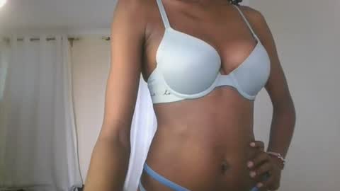 Snapshot of petiteblackjuicy chatting on July 21, 2026, 12:29 pm Amara online show from July 21, 2026, 12:29 pm