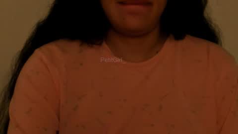 Snapshot of petitgirl_ chatting on December 3, 2025, 12:07 am J A S S online show from December 3, 2025, 12:07 am