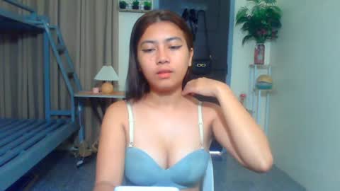 pinay_aangel online show from June 14, 2026, 12:19 am