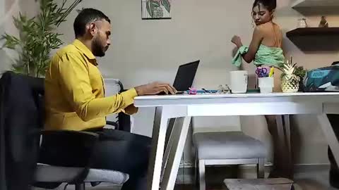 pineappleflipped online show from June 28, 2026, 9:26 am