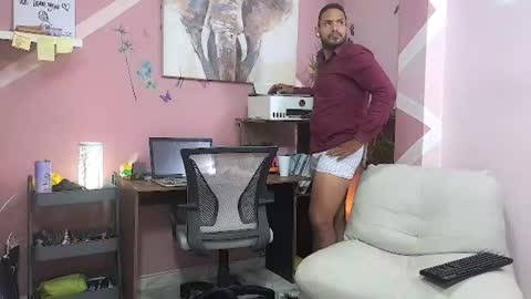 pineappleflipped online show from July 9, 2026, 1:09 am