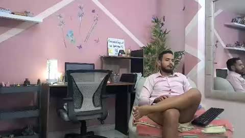 pineappleflipped online show from July 27, 2026, 2:29 am