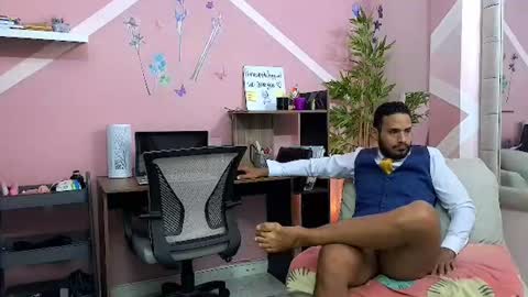 pineappleflipped online show from July 30, 2026, 2:21 am