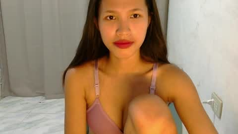 Snapshot of pink_bubbles011 chatting on May 31, 2026, 6:31 am pink_bubbles011 online show from May 31, 2026, 6:31 am