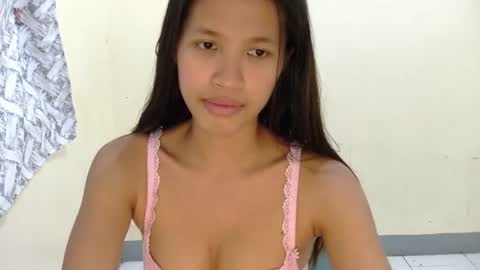 Snapshot of pink_bubbles011 chatting on July 8, 2026, 7:13 am pink_bubbles011 online show from July 8, 2026, 7:13 am