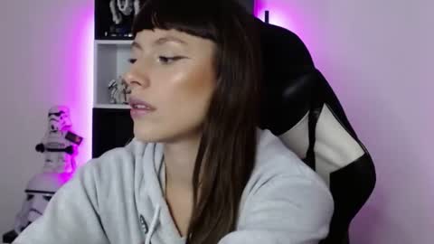 Emily online show from June 19, 2026, 1:10 am