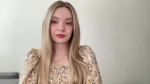 polishangel222 online show from June 14, 2026, 11:12 am