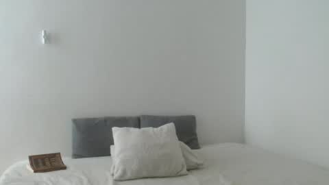porcelainlux online show from June 13, 2026, 5:22 pm