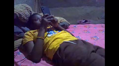 Snapshot of precious_nesh chatting on May 20, 2026, 5:35 am precious_nesh online show from May 20, 2026, 5:35 am