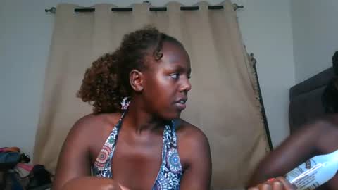 pretty_empress online show from August 2, 2026, 7:01 pm