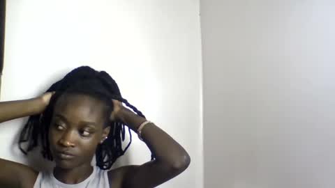 pretty luv1 online show from July 13, 2026, 6:22 pm