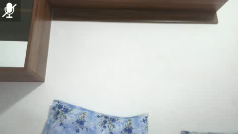 Snapshot of prettyjulliette chatting on July 9, 2026, 4:44 pm prettyjulliette online show from July 9, 2026, 4:44 pm