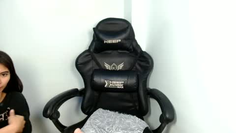 prettylittle_lady online show from June 11, 2026, 7:56 pm