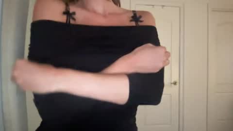 prettylittlesaint online show from June 17, 2026, 11:05 pm