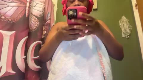 prettypssyred05 online show from July 26, 2026, 1:07 pm
