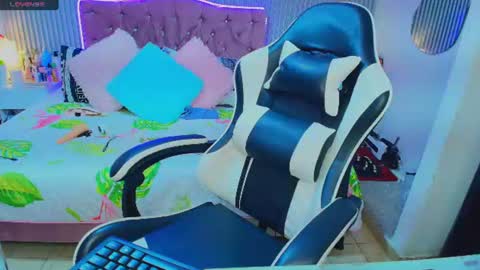 princess_skinny18 online show from July 2, 2026, 3:23 am