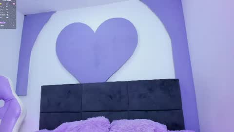 Mia online show from July 14, 2026, 2:05 am