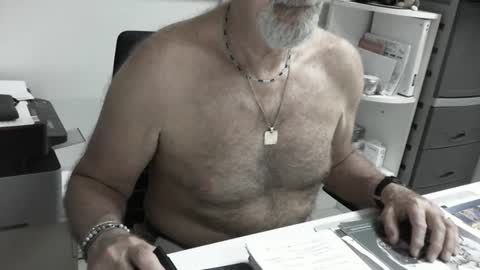 mature hairy guy online show from June 27, 2026, 2:01 pm