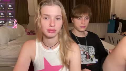 Snapshot of pussymoneywet chatting on June 21, 2026, 12:08 pm Lina online show from June 21, 2026, 12:08 pm