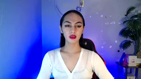 queen_danaya online show from June 15, 2026, 11:45 am