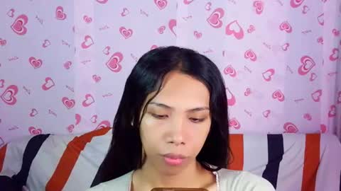 queen_gia online show from July 27, 2026, 6:15 pm