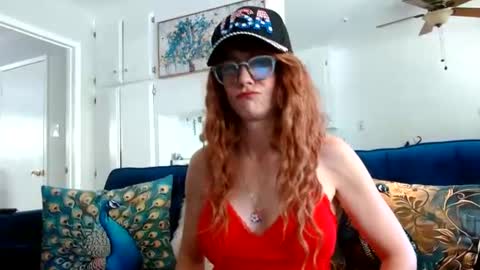 Snapshot of queenamber22 chatting on July 3, 2026, 11:33 pm Queen Amber online show from July 3, 2026, 11:33 pm