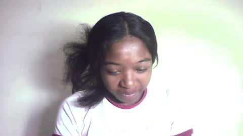 queennaya online show from July 7, 2026, 2:32 pm