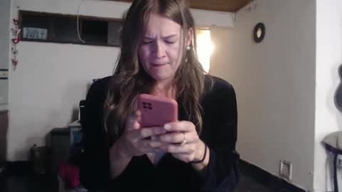 Snapshot of queennicky88 chatting on May 7, 2026, 1:22 am Nico online show from May 7, 2026, 1:22 am