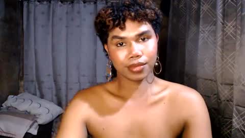 queenpinayebony_xx online show from July 22, 2026, 12:30 pm