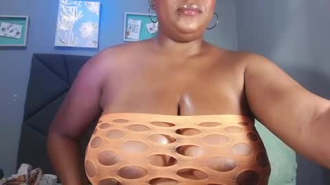 Snapshot of queenrachelbrown chatting on July 25, 2026, 11:24 pm queenrachelbrown online show from July 25, 2026, 11:24 pm