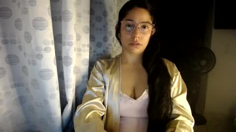Paola online show from July 8, 2026, 2:05 am