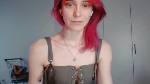 Lana Pollio online show from June 17, 2026, 3:13 pm