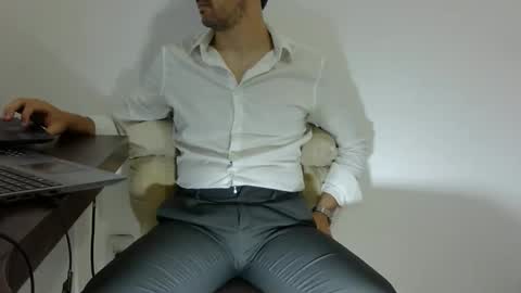 elenacam online show from March 5, 2026, 9:27 am