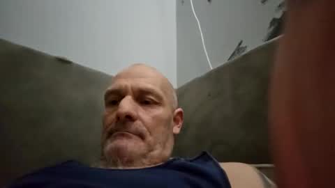 Bigthickdickinvic online show from May 17, 2026, 1:29 pm