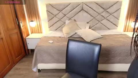 Snapshot of raqueljones_ chatting on June 18, 2026, 11:58 am Raquel online show from June 18, 2026, 11:58 am
