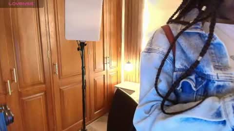 Snapshot of raqueljones_ chatting on June 24, 2026, 12:04 pm Raquel online show from June 24, 2026, 12:04 pm