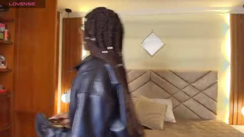 Snapshot of raqueljones_ chatting on July 17, 2026, 12:12 pm Raquel online show from July 17, 2026, 12:12 pm