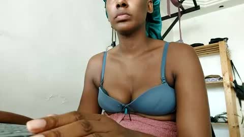 ravenbby online show from July 7, 2026, 3:27 pm