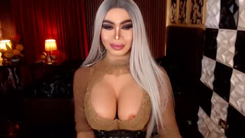 ravenmystiquex online show from July 7, 2026, 12:24 am