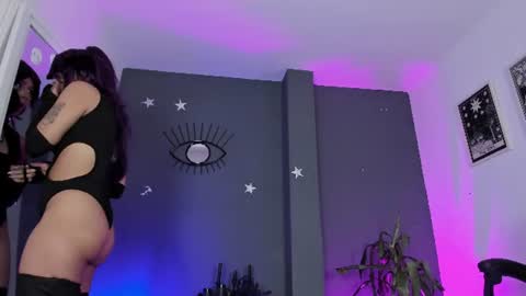 Raven Witch online show from July 20, 2026, 2:08 pm