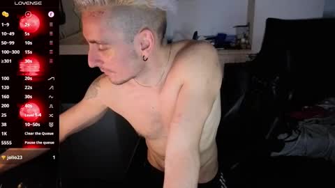Rayzel White online show from April 27, 2026, 7:23 pm