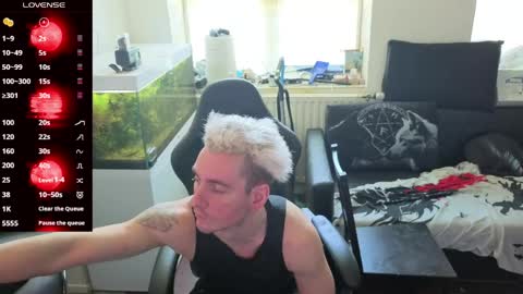 Rayzel White online show from May 7, 2026, 11:37 am