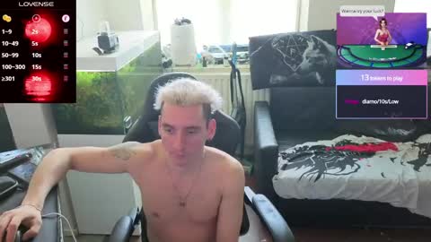Rayzel White online show from May 11, 2026, 2:01 pm