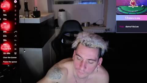 Rayzel White online show from May 29, 2026, 1:14 am